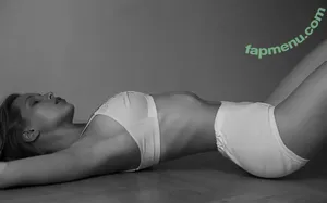 Laura Oganessian / lauraoganessian nude photo #0072