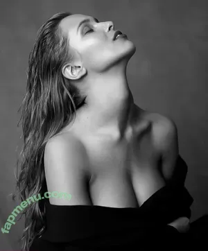 Laura Oganessian / lauraoganessian nude photo #0076