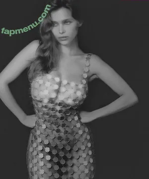 Laura Oganessian / lauraoganessian nude photo #0127