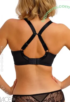 Laura Oganessian / Lauraoganessian nude photo #0534