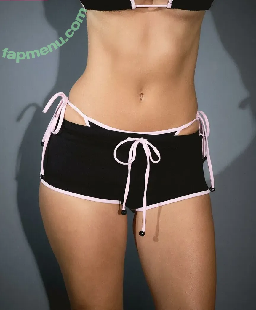 Laura Oganessian nude photo #0481 (lauraoganessian)