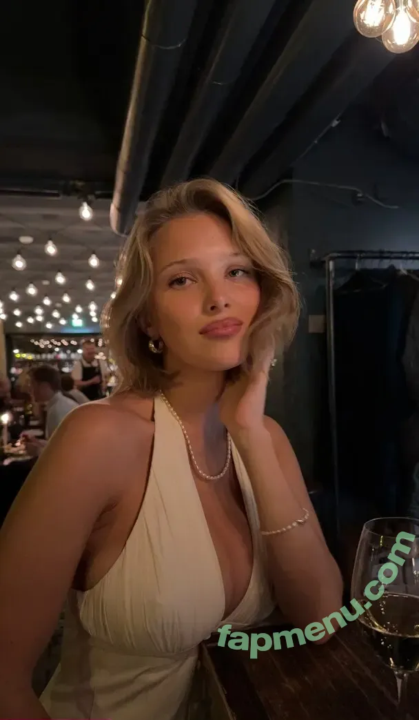 Laura Oganessian nude photo #0484 (lauraoganessian)