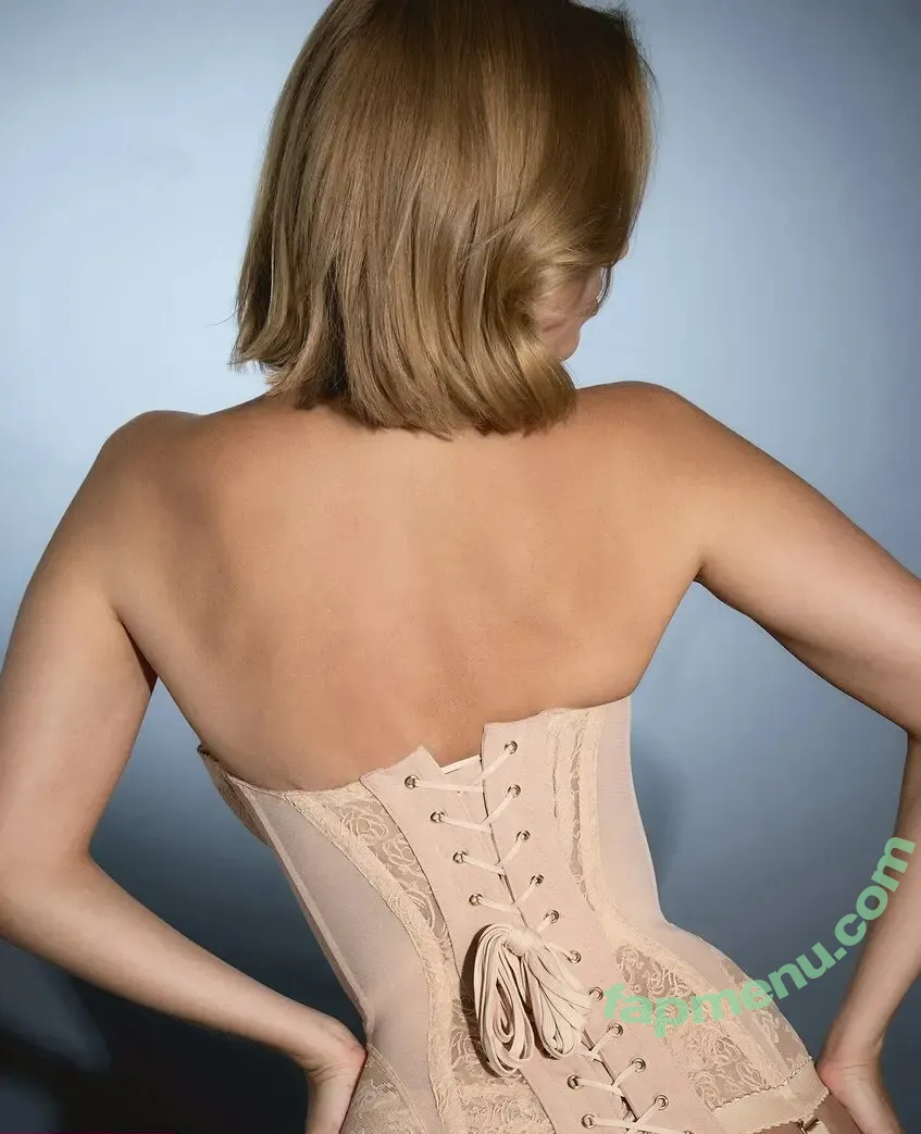 Laura Oganessian nude photo #0572 (Lauraoganessian)