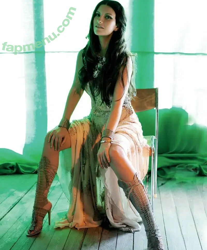Laura Pausini nude photo #0011 (Laura Pausini)
