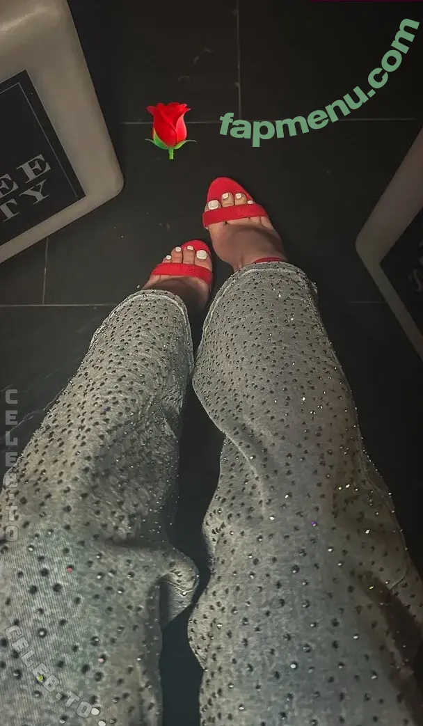 laura__pkr nude photo #0163 (laura_pkr)