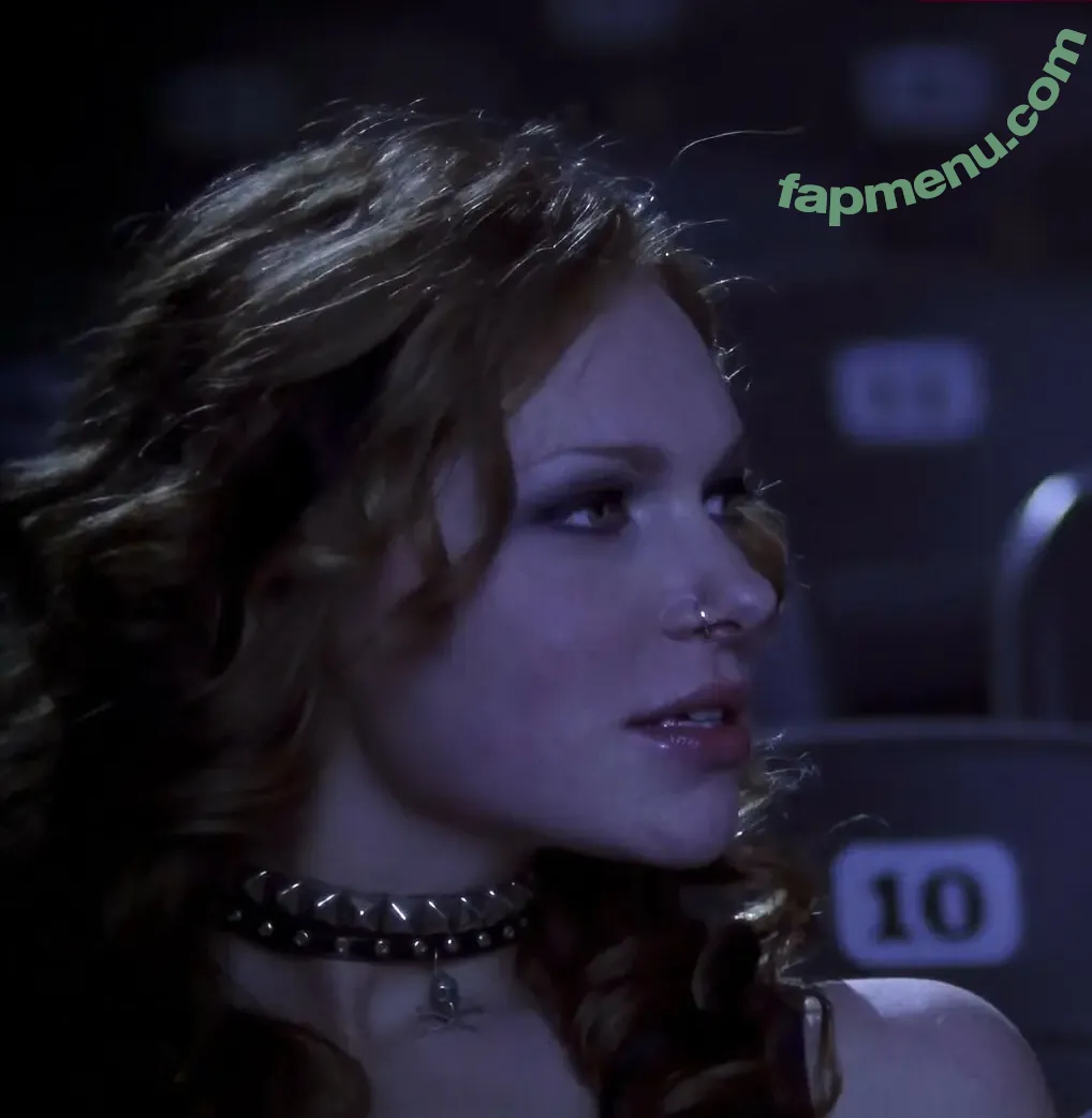 Laura Prepon nude photo #0103 (bomatopia / lauraprepon)
