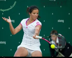 Laura Robson / laurarobson5 nude photo #0048