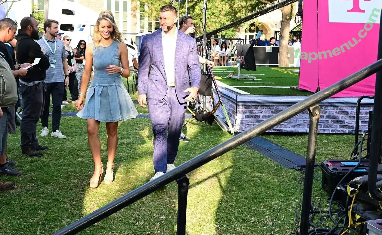 Laura Rutledge nude photo #0163 (lauramrutledge)