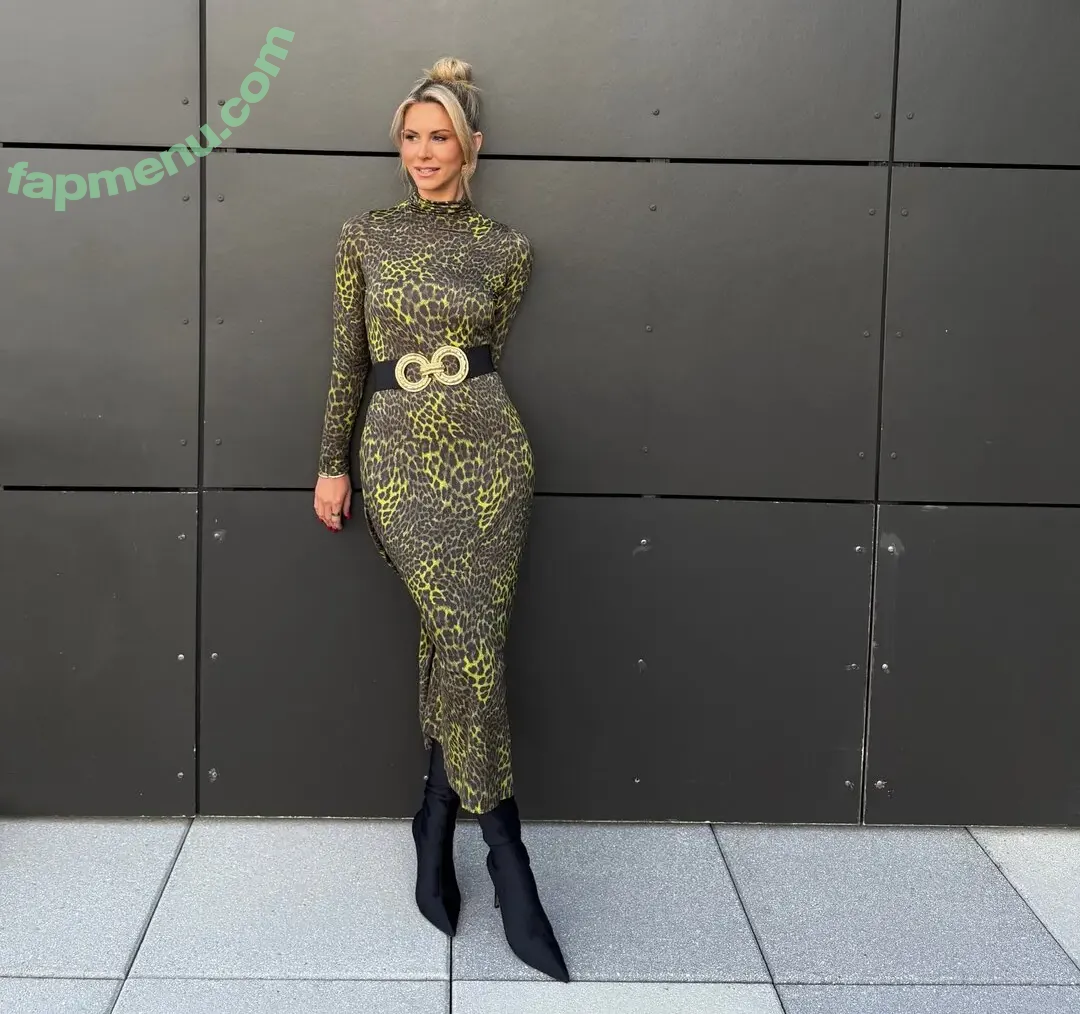 Laura Rutledge nude photo #0205 (lauramrutledge)