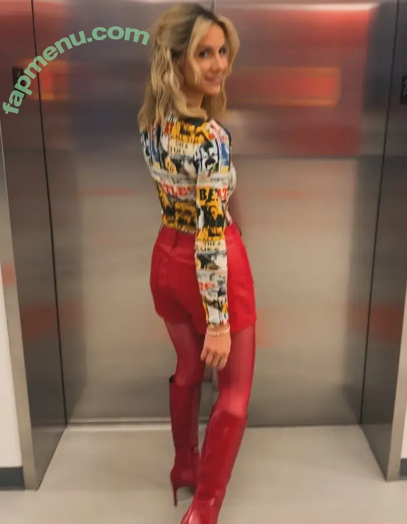 Laura Rutledge nude photo #0206 (lauramrutledge)