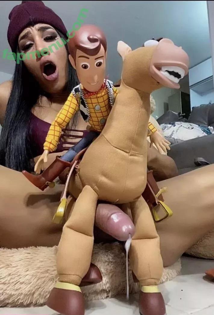 Laura Saenz nude photo #0006 (laurasaenzxx / laurasaenzxxx / sweetlaurasaenz)