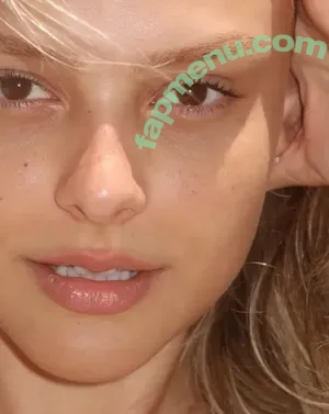 Laura Schadeck / lauraschadeck nude photo #0111