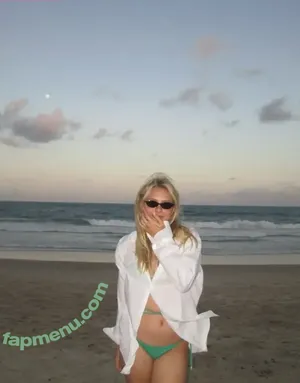 Laura Schadeck / lauraschadeck nude photo #0125