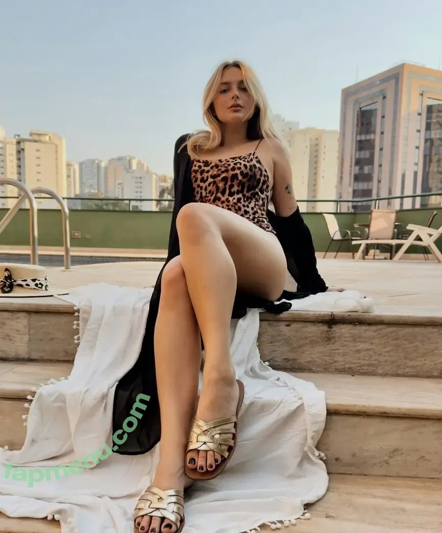 Laura Schadeck nude photo #0034 (lauraschadeck)