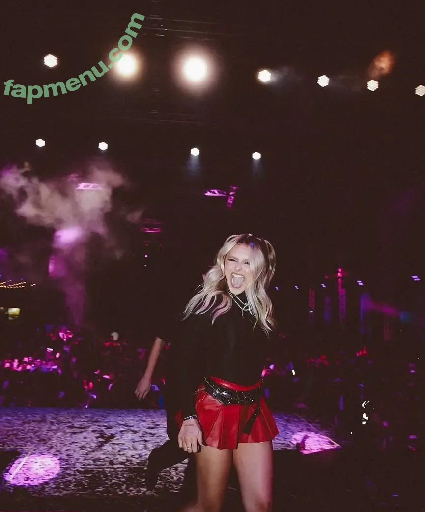 Laura Schadeck nude photo #0041 (lauraschadeck)