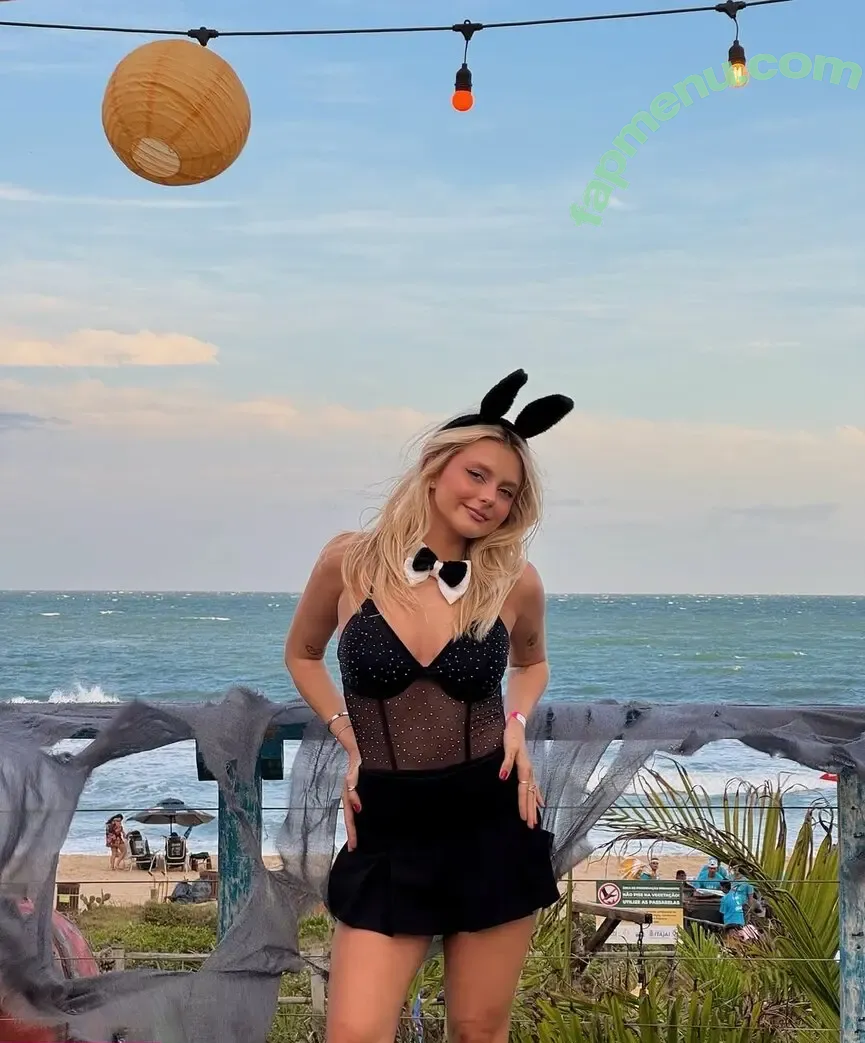 Laura Schadeck nude photo #0050 (lauraschadeck)