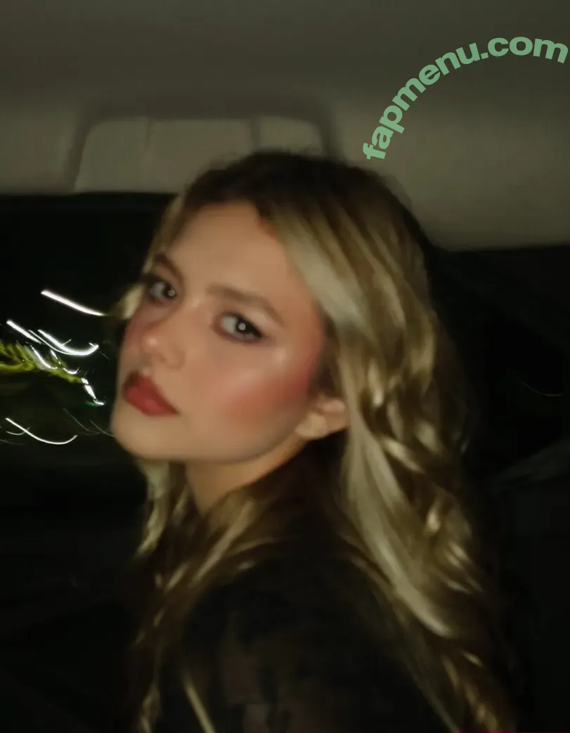 Laura Schadeck nude photo #0075 (lauraschadeck)