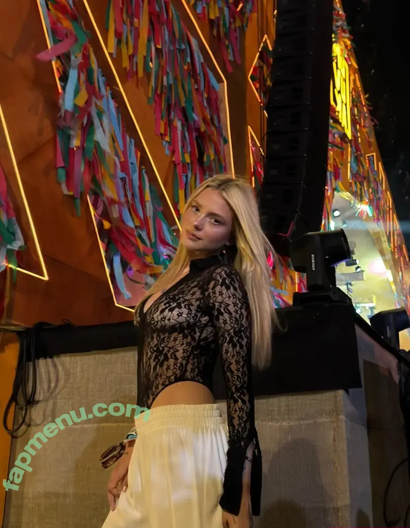 Laura Schadeck nude photo #0083 (lauraschadeck)