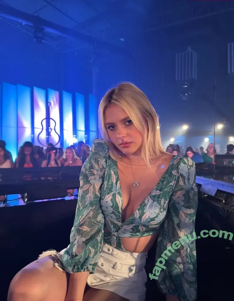 Laura Schadeck nude photo #0094 (lauraschadeck)