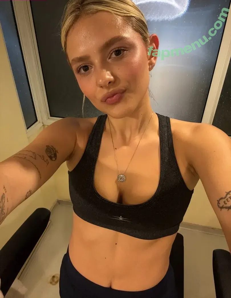 Laura Schadeck nude photo #0101 (lauraschadeck)