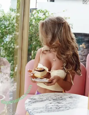 Laura Schultz / laa.schu nude photo #0449