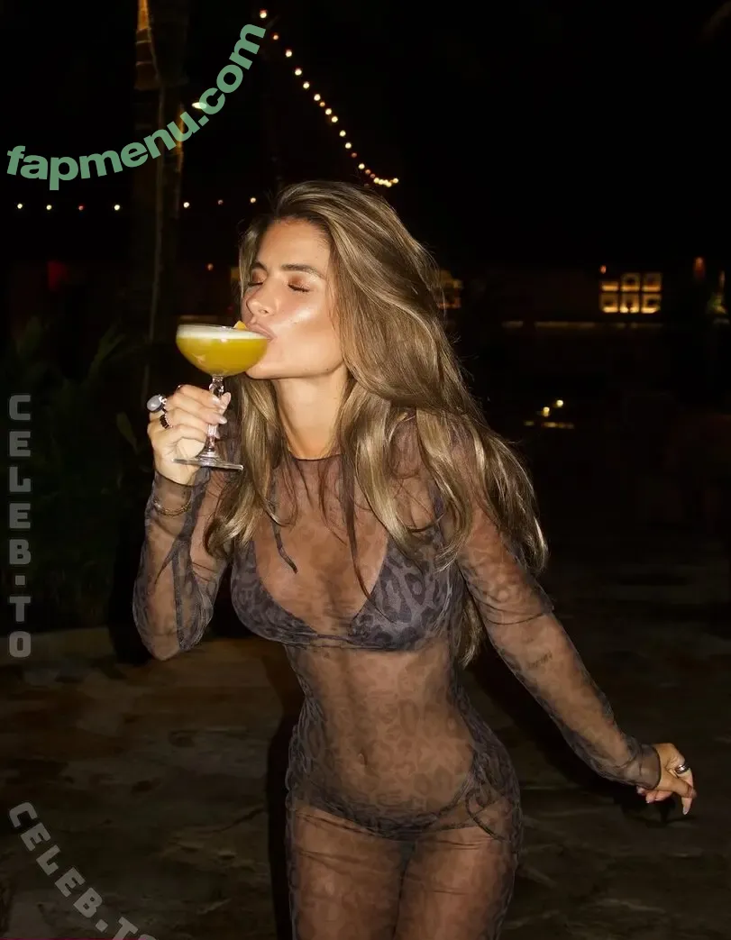 Laura Schultz nude photo #0431 (laa.schu)