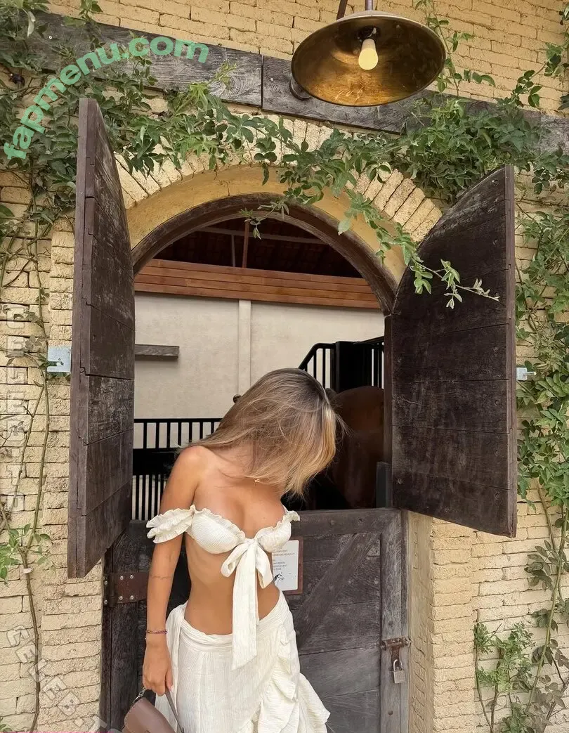 Laura Schultz nude photo #0439 (laa.schu)