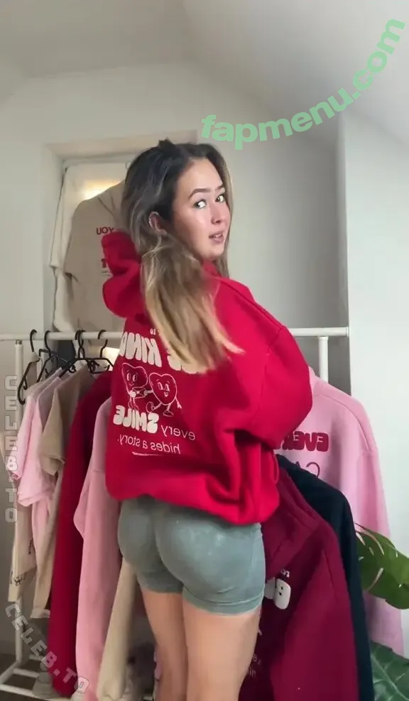 Laura Sophie nude photo #0214 (laurasophie)