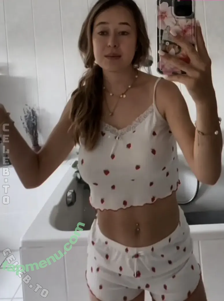 Laura Sophie nude photo #0219 (laurasophie)