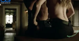 Laura Vandervoort / lauravandervoort nude photo #0006