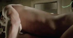 Laura Vandervoort / lauravandervoort nude photo #0028