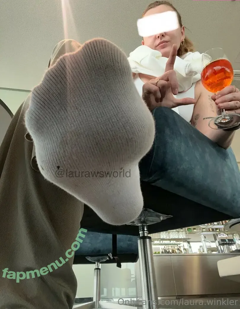 laura.winkler nude photo #0007 (llwink)