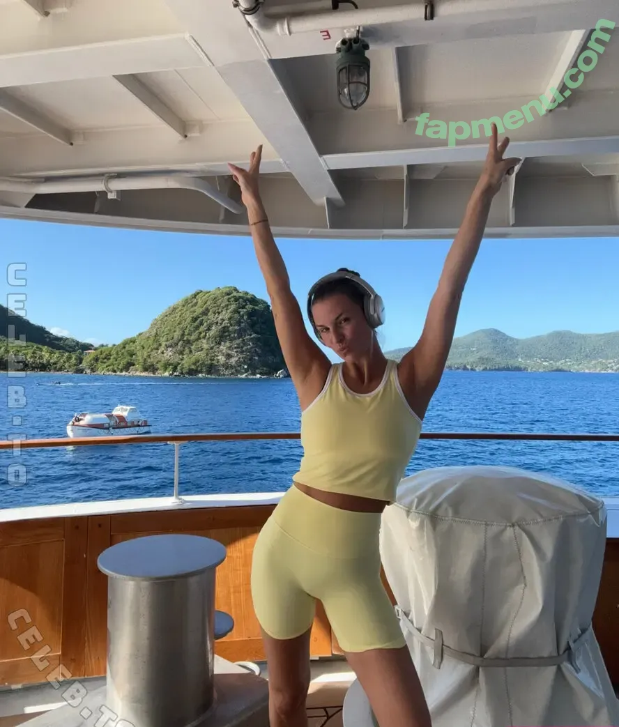 Laura Wontorra nude photo #0898 (LauraWontorra / WontorraLaura / laura_wontorra)