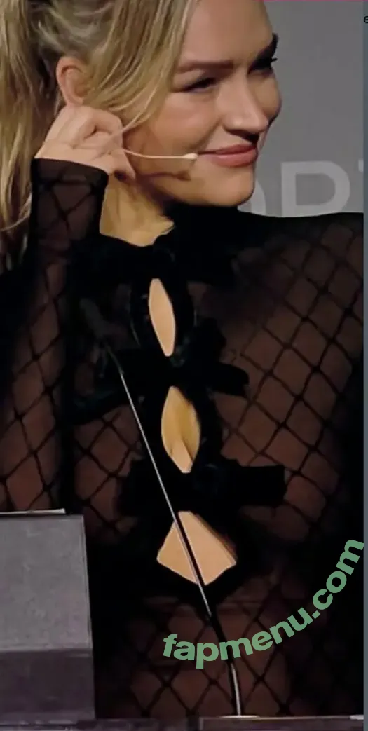 Laura Woods nude photo #0133 (laurawoodstv)