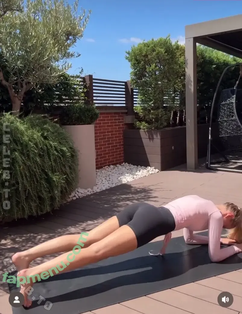 Lauraabla nude photo #0089 (lauraabla11 / youtube.com)