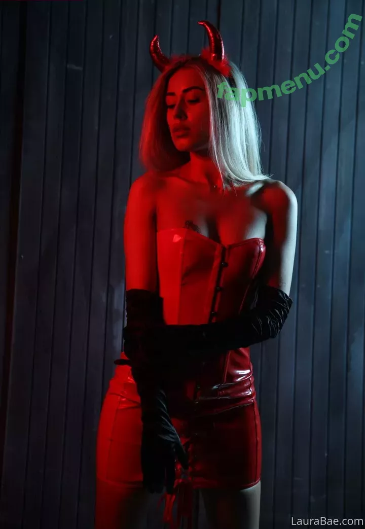 laurabae_ nude photo #0054 (laramonroe_ / laramonroefree)