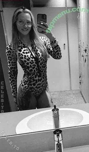 Laurachemie / Fineartrebell nude photo #0298