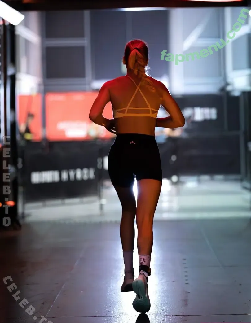 laurafarniok nude photo #0032 (laurafarniok)