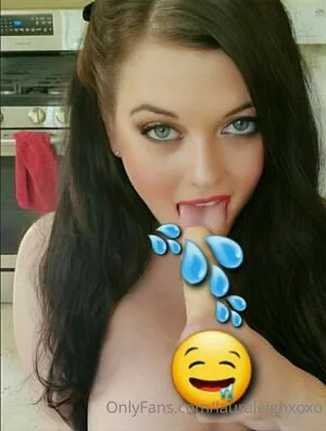 lauraleighxoxo / the.lauraleighxoxo nude photo #0211