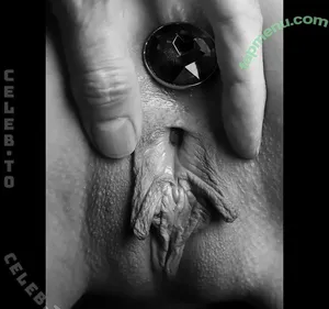 Lauralina / modellauralina / sedcards nude photo #0003