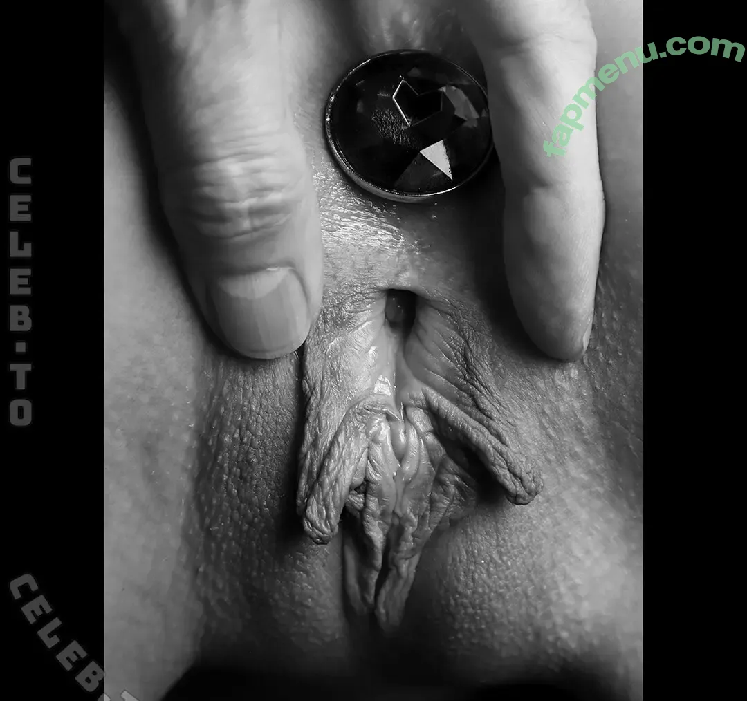 Lauralina nude photo #0003 (modellauralina / sedcards)