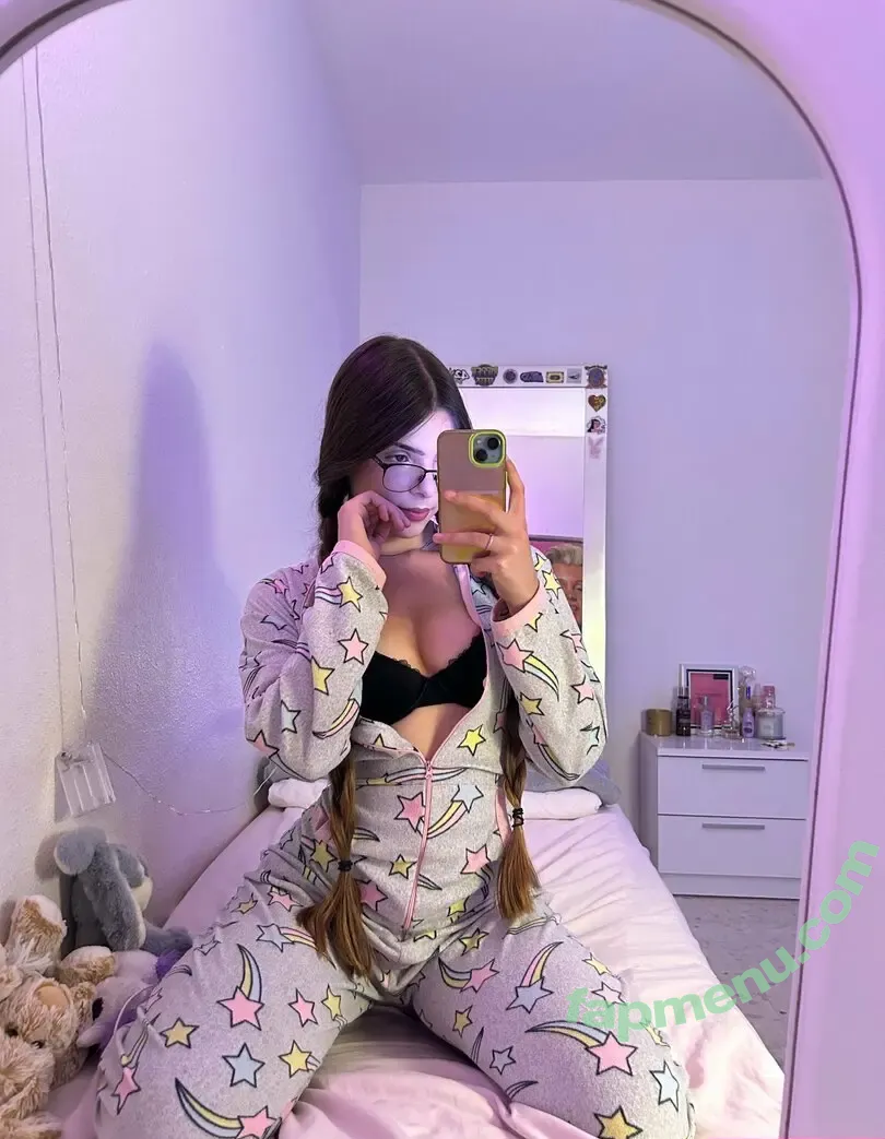 lauramerliin nude photo #0012 (lauramerliin)