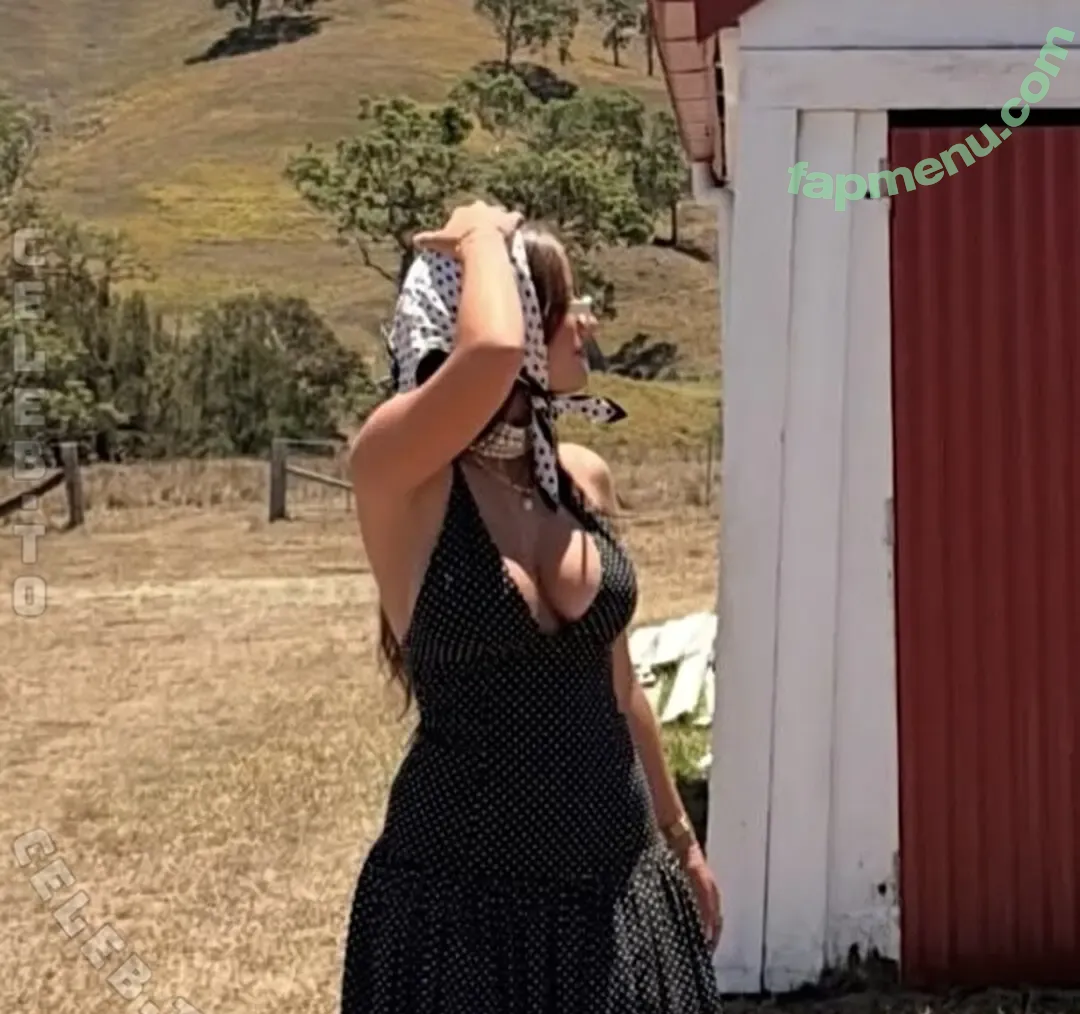 Lauramjj_ nude photo #0261 (laura.mjj / lauramjj)