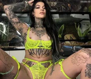 Laurasorooo / laurachesnok nude photo #0002