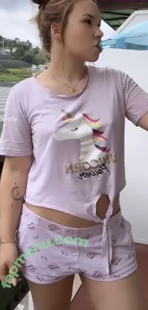 laurassoberlife nude photo #0018 (laurassoberlife)