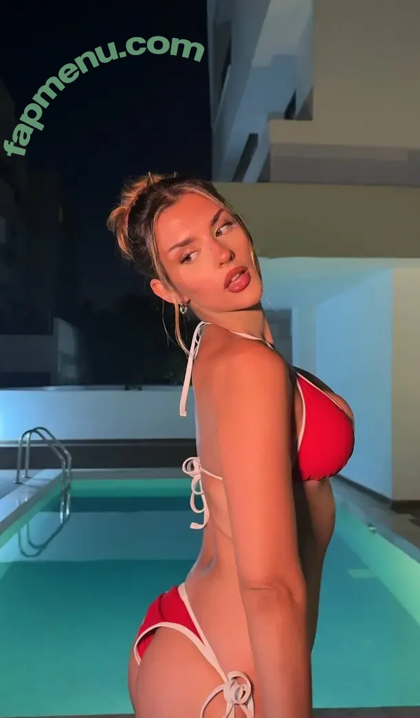 laurawaifuu nude photo #0127 (waifuulauraa)