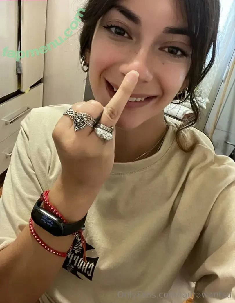 laurawantsu nude photo #0014 (laurawantsu)