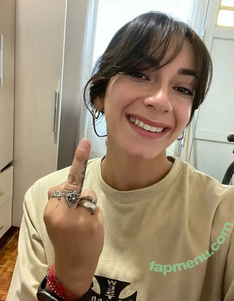 laurawantsu nude photo #0018 (laurawantsu)