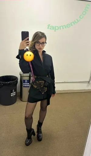 Laure Valée / laure_bv nude photo #0468