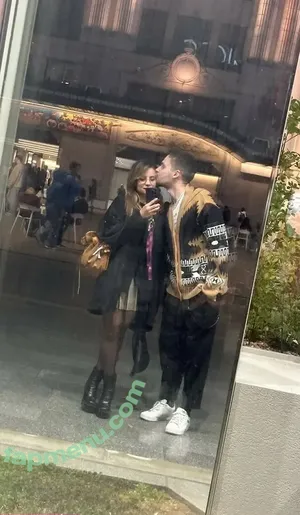 Laure Valée / laure_bv nude photo #0490